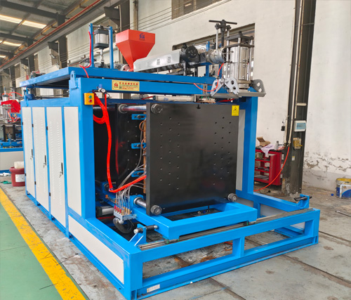 汽車風(fēng)管吹塑機(jī)